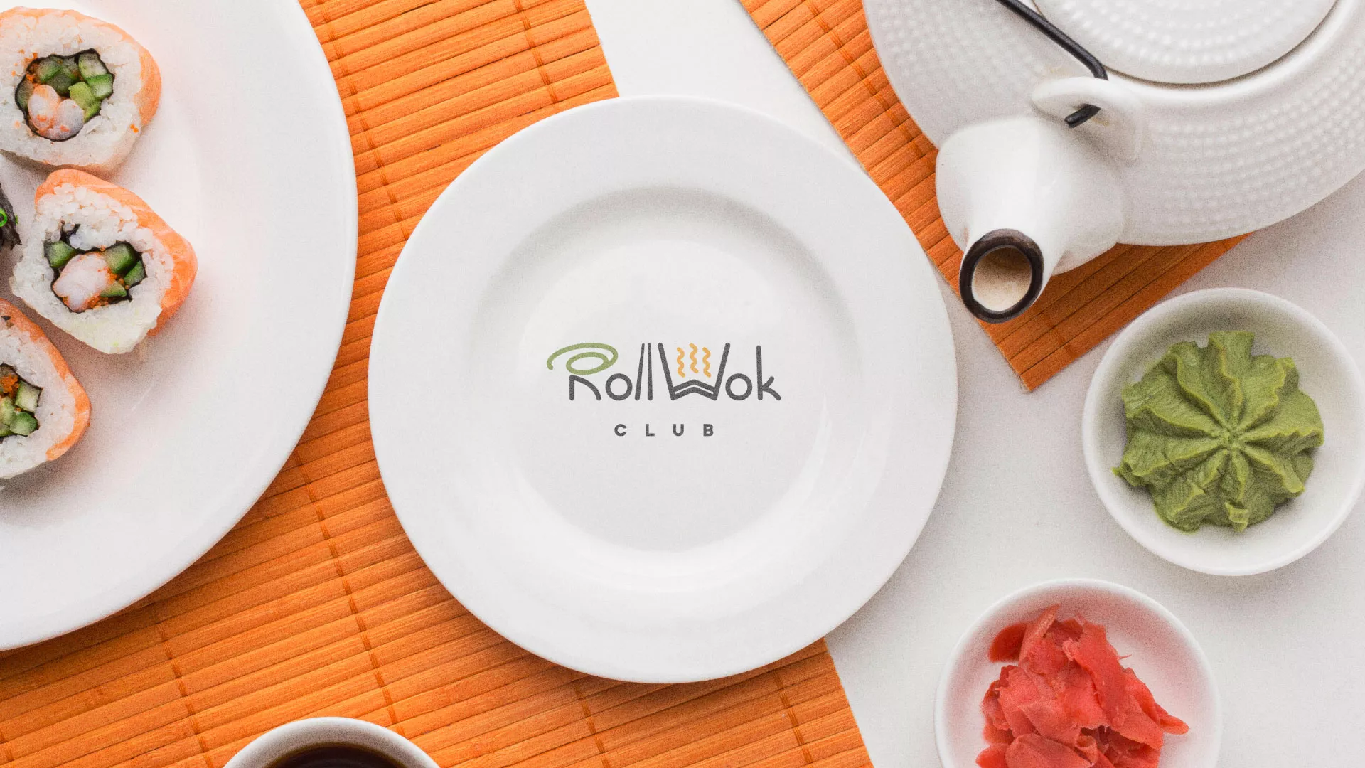 Разработка логотипа и фирменного стиля суши-бара «Roll Wok Club» в Красноуральске